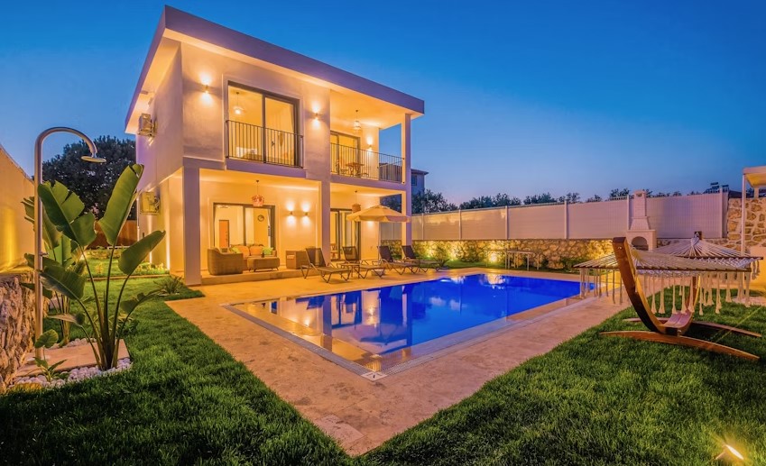 Best Luxury Villas In Delhi.jpg